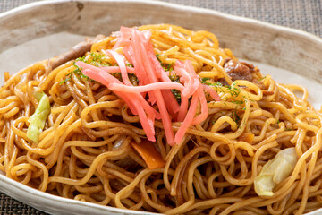 焼きそば(ソース焼きそば)。
