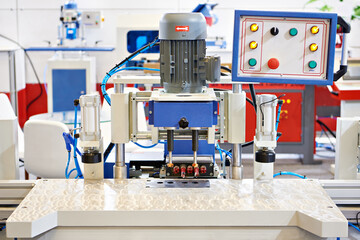 Automatic boring machine for the door lock and door handle