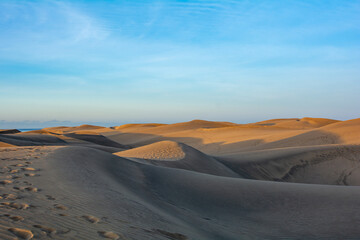 Fototapeta na wymiar Sand dunes of Maspalomas on Gran Canaria in Spain