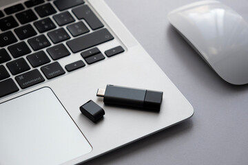 USB storage device and modern laptop