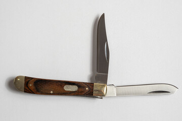 Taschenmesser aus Holz