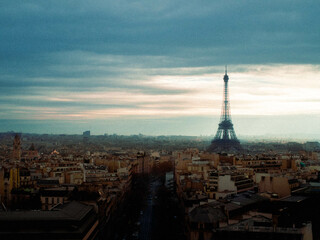Fototapeta na wymiar Paris at Sunset