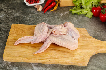 Raw chicken wings foe cooking
