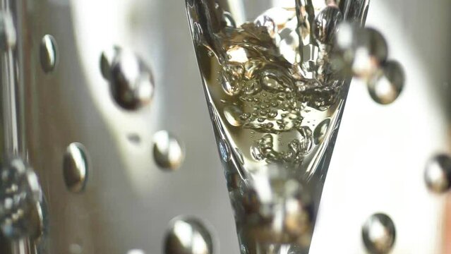 Champagne pour into champagne flute