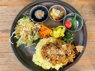 モンカレー／ゴールデンレトニエル