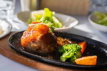 ハンバーグトマトソース