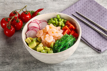 Hawaian cuisine - Poke with cocktail shrimps