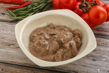 Soft chicken liver with cream