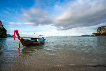 Naklejka premium Railay Beach in Krabi Province in southern Thailand along the Andaman Sea