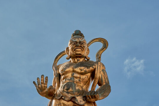Guardian statue kek lok si temple penang