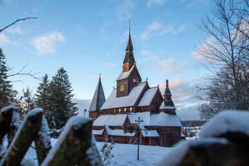 Fototapeta na wymiar Stabkirche Hahnenklee Harz Goslar im Winter
