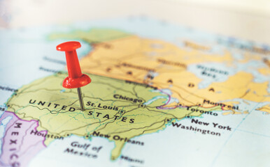 Fototapeta premium pushpin marking the location on the USA map