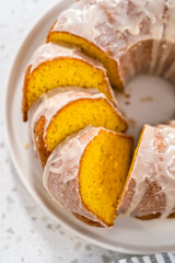 Simple vanilla bundt cake from box cake