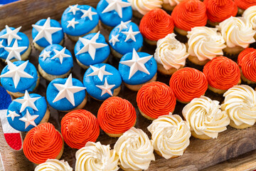 Fototapeta na wymiar American Flag Mini Cupcakes
