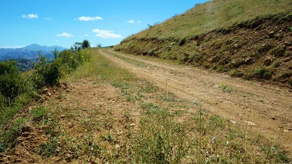 The road to the mountain