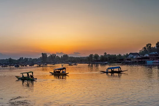 Les Lacs de Srinagar - Adobe Stock