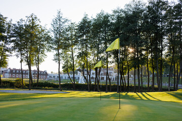 Obraz premium Scenic Golf Course Final Holes Amidst Nature's Beauty