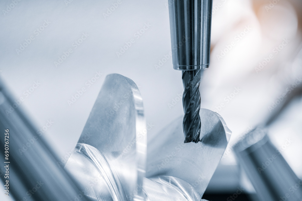 Aufkleber operator machining automotive parts by high precision machining center drilling machine workpiece cn