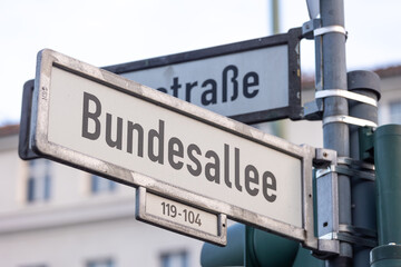 Straßenschild Bundesallee in Berlin Steglitz © philipk76