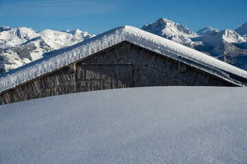 Obraz premium Suisse, Canton de Berne, Région Jaunpass, Depuis Hundsrügg, Près de Gastlosen, Ballade en raquettes