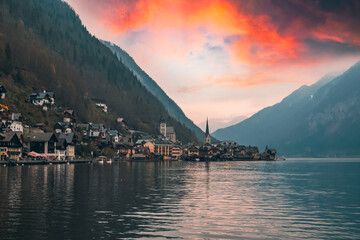 Great promotional photos of Austrian dream town Hallstatt landscapes with fantastic sunset colors...