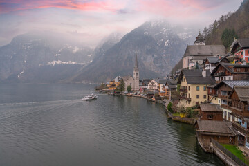 Great promotional photos of Austrian dream town Hallstatt landscapes with fantastic sunset colors...