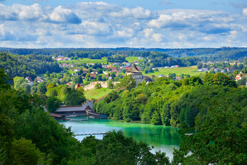 Fototapeta na wymiar Schönes Panorama vom Burgberg aus gesehen, auf den Wöhrsee und den Pulverturm, in Bayern, Deutschland.