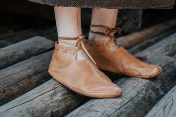 Brown leather shoe, classic and elegant design, perfect for formal occasions.