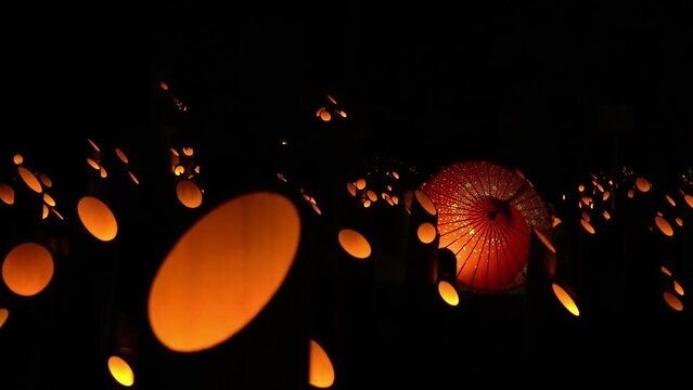 竹灯籠の灯り　穂高神社　神竹灯（かみあかり）