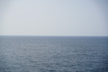 the calm sea and the horizon