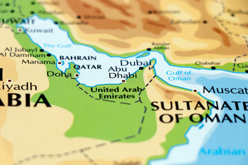 world map of middle east countries, qatar, oman, united arab emirates, bahrain, dubai, abu dhabi, manama, doha in close up - obrazy, fototapety, plakaty
