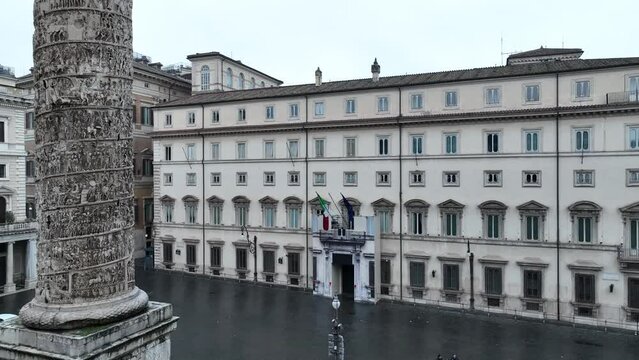 Palazzo Chigi, sede del Governo Italiano. Roma, Italia.
Vista aerea di Piazza Colonna nel centro storico di Roma.