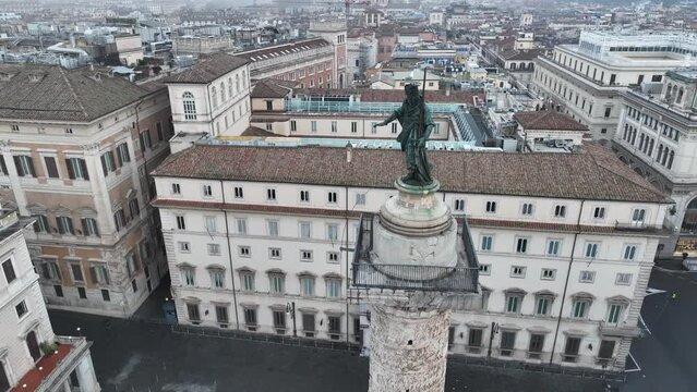 Palazzo Chigi, sede del Governo Italiano. Roma, Italia.
Vista aerea di Piazza Colonna nel centro storico di Roma.