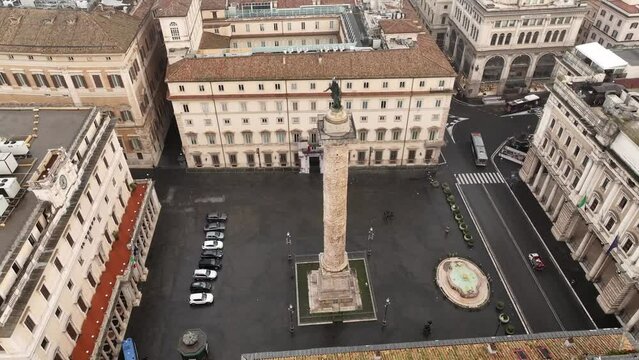 Palazzo Chigi, sede del Governo Italiano. Roma, Italia.
Vista aerea di Piazza Colonna nel centro storico di Roma.