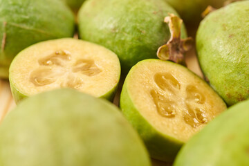 フェイジョア　白バック