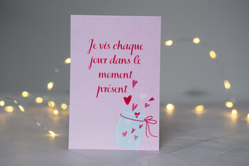 Cartes affirmations positives roses et blanches en français