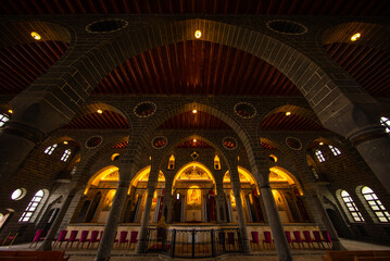 Obraz premium DIYARBAKIR, TURKEY, 09 OCTOBER 2023: he Surp Giragos Armenian Church or St. Kyriakos Church is in the Sur district of Diyarbakır in southeastern Turkey.