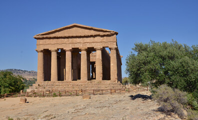 Fototapeta na wymiar ruins of the roman temple