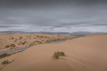 Fototapeta na wymiar View on Wuhai City, Inner Mongolia, China from the desert