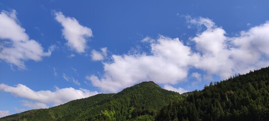 青空と山の景色