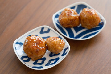 手作りつくね、日本料理、和食、おかず、しょうゆ味、焼き鳥