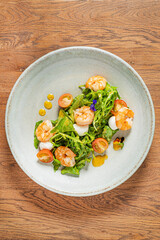 salad with shrimps and tomatoes