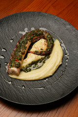 Grilled octopus with mashed potatoes