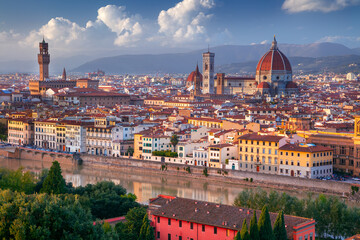 Florence, Italy. Aerial cityscape image of iconic Florence, Italy at beautiful autumn sunset. - obrazy, fototapety, plakaty