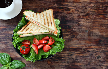 sandwiches with salad for lunch healthy food
