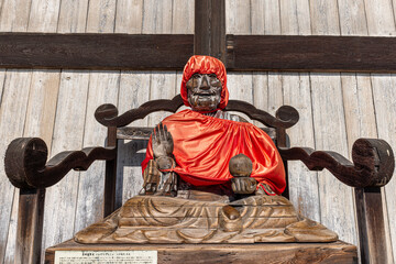 wooden sculpture outside Todaiji Temple in Nara