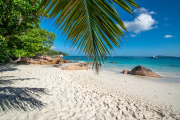 Foto op Canvas Petit Anse Lazio è una spiaggia paradisiaca sull’isola di Praslin, Seychelles. È famosa per la sua sabbia bianca, acque turchesi e rocce di granito rosa. © AldoC
