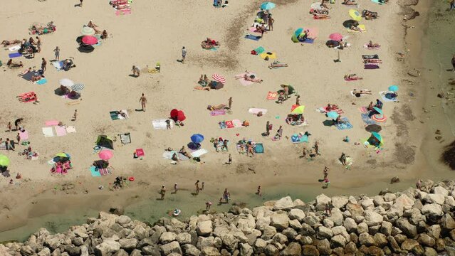 Plage du Proph&egrave;te &agrave; Marseille en &eacute;t&eacute;