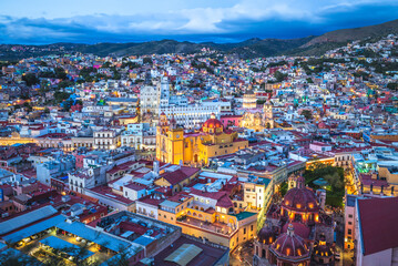 Fototapeta na wymiar Aerial view of guanajuato with cathedral in mexico