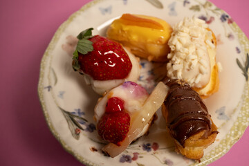 Light colored wooden surface in macro shot